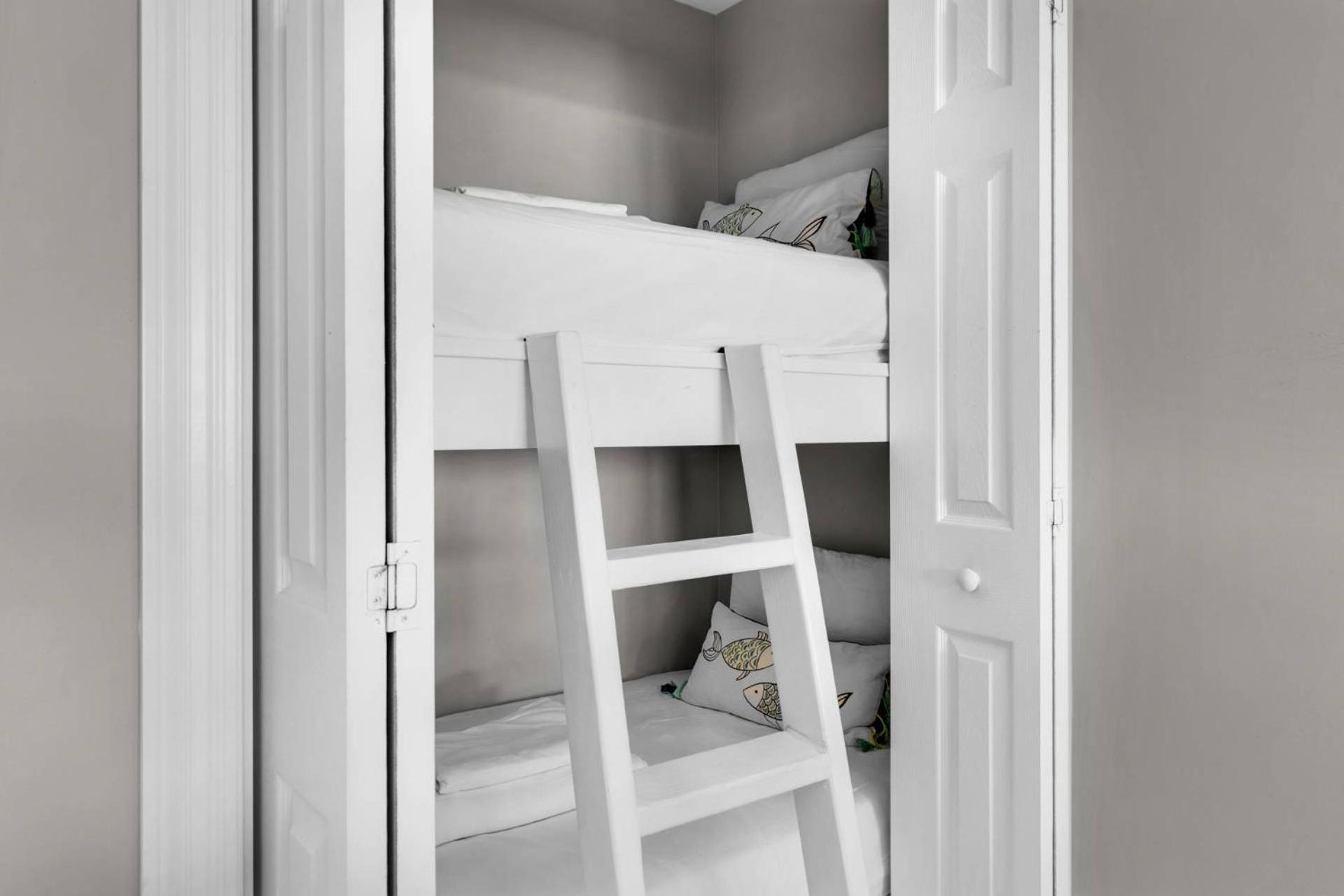 Holiday home Treasure Island Unit 905 *